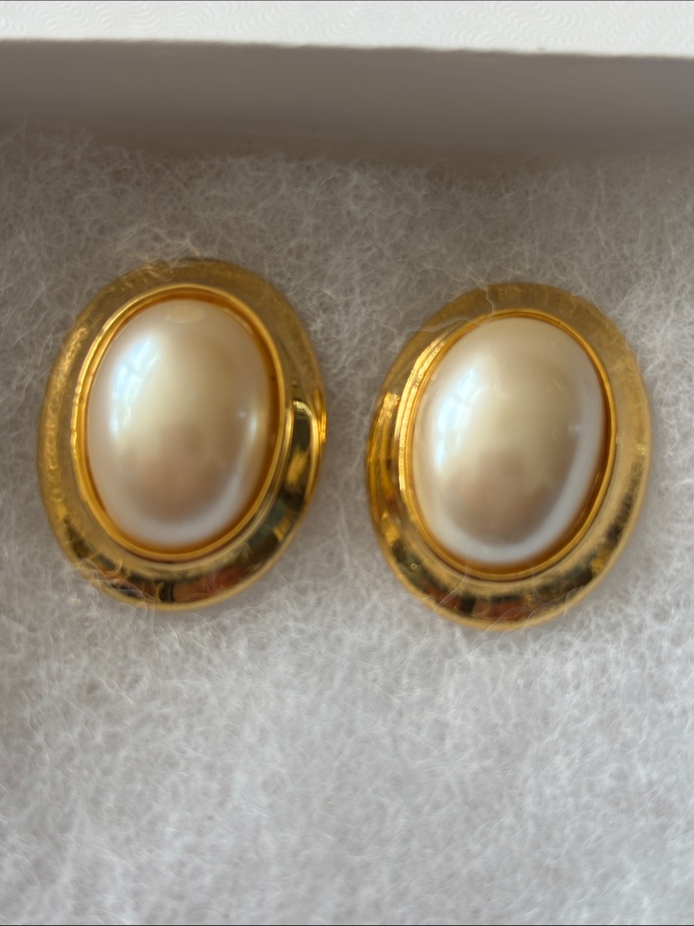 Gold and Pearl Oval stud Earrings vintage